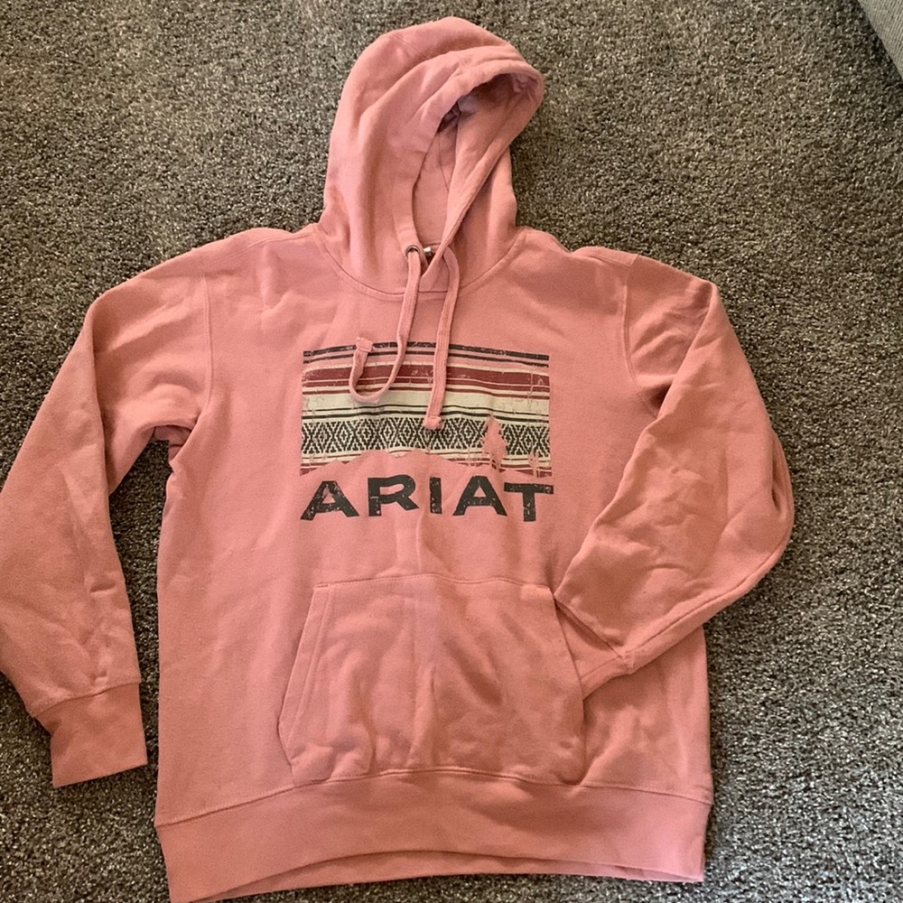 Women’s Ariat sweater.